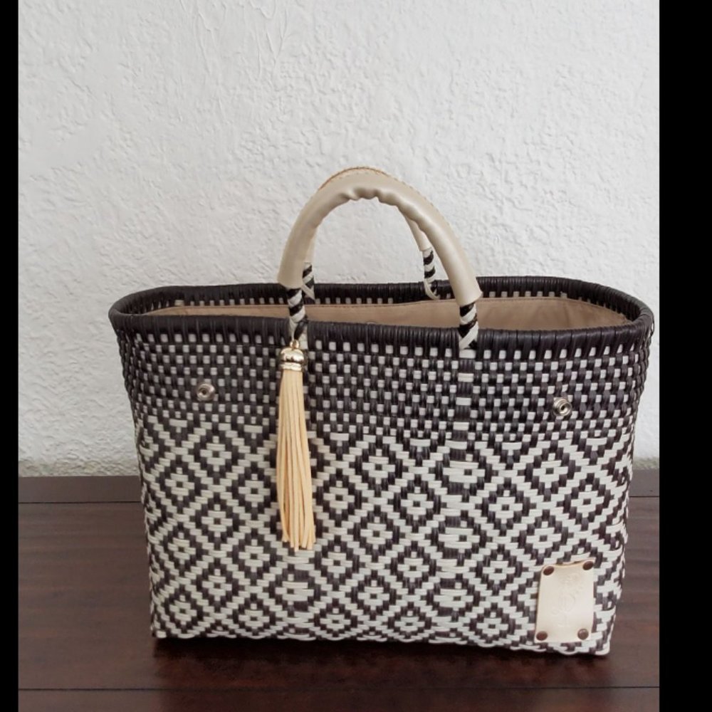 LARGE WOVEN TOTE